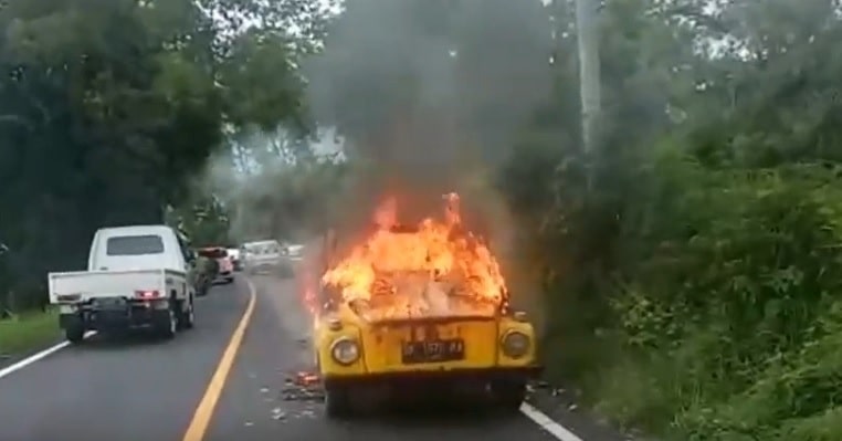 5 Penyebab Mobil Terbakar Saat Dikemudikan 1